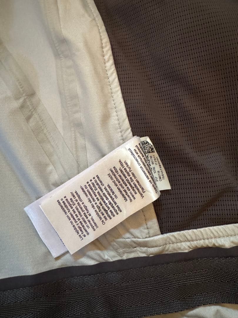 マウンテンハードウェア ナイロンシェル ジャケット XL テック y2k