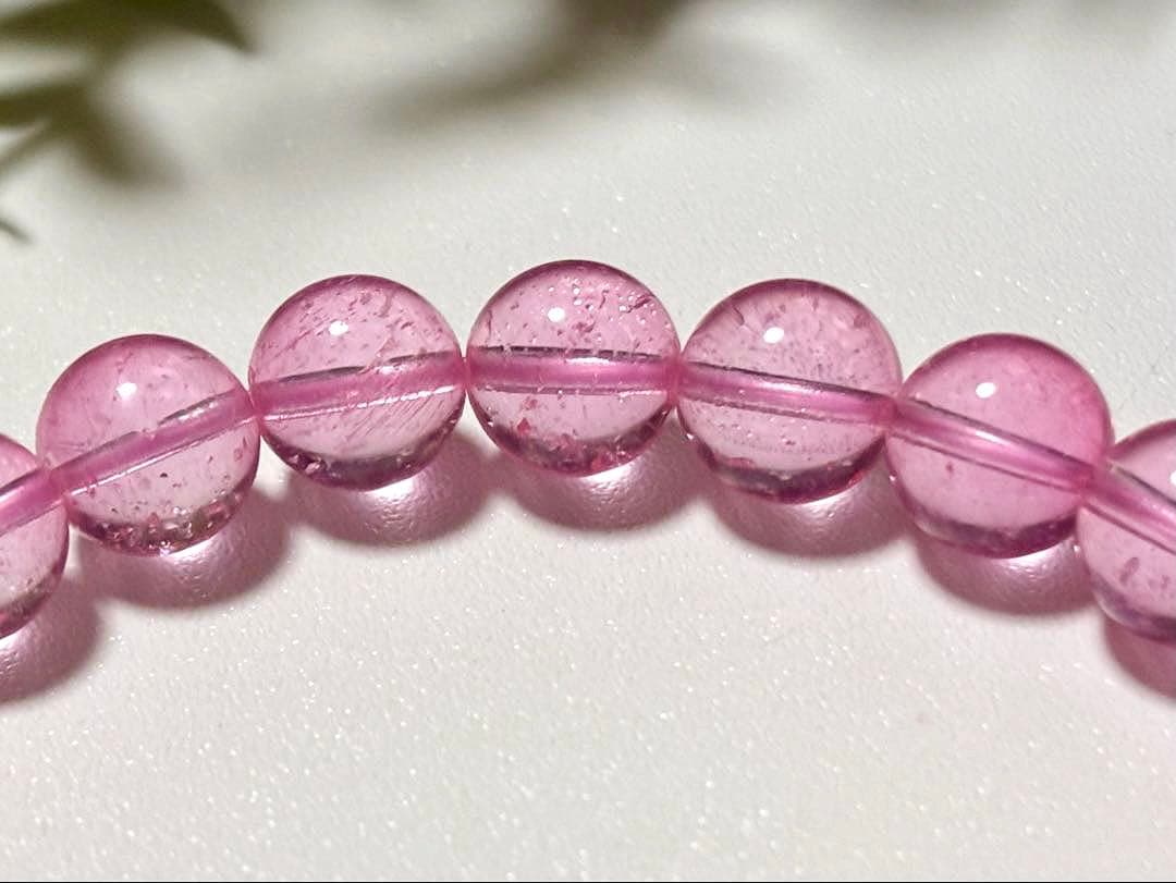 aki　大いなる幸運と愛を引き寄せるパワーストーン　タフィーピンクトパーズ