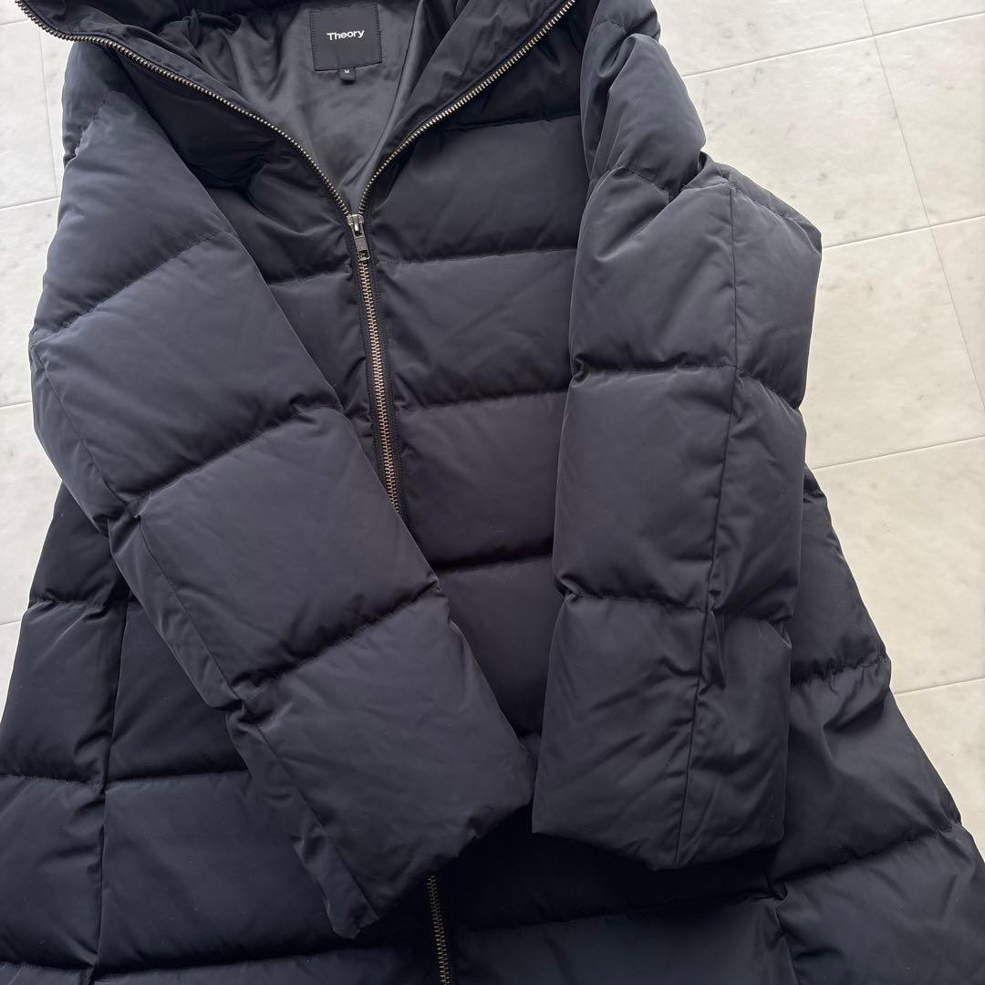 美品 セオリー 定価6.8万 フード付きダウンコート 2way 黒 ブラック M