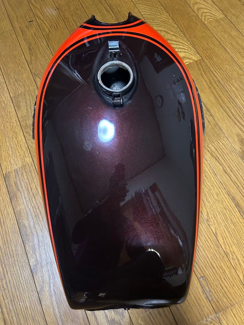 Z1燃料タンク、火の玉カラー SさまのカワサキZ1 火の玉カラーの燃料タンクリフレッシュペイントです