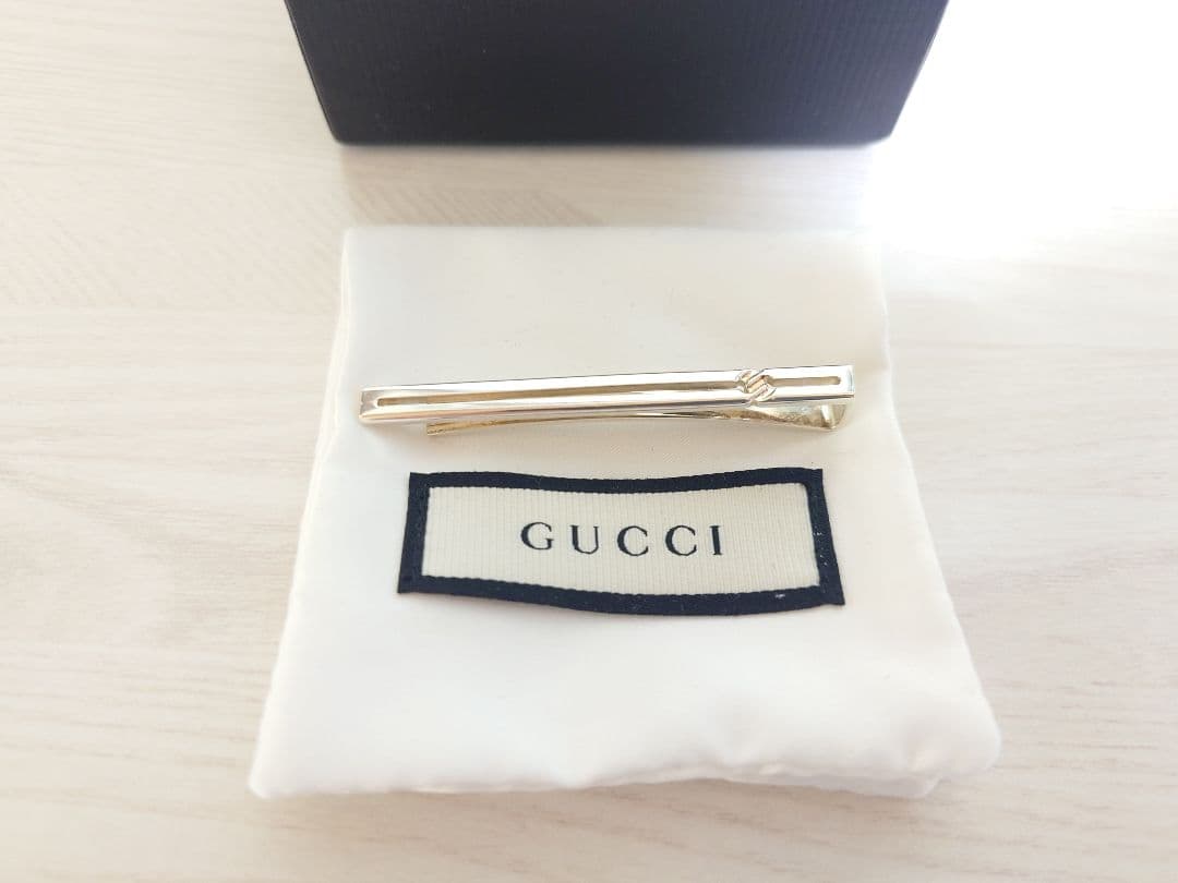GUCCI インフィニティノットシルバー ネクタイピン