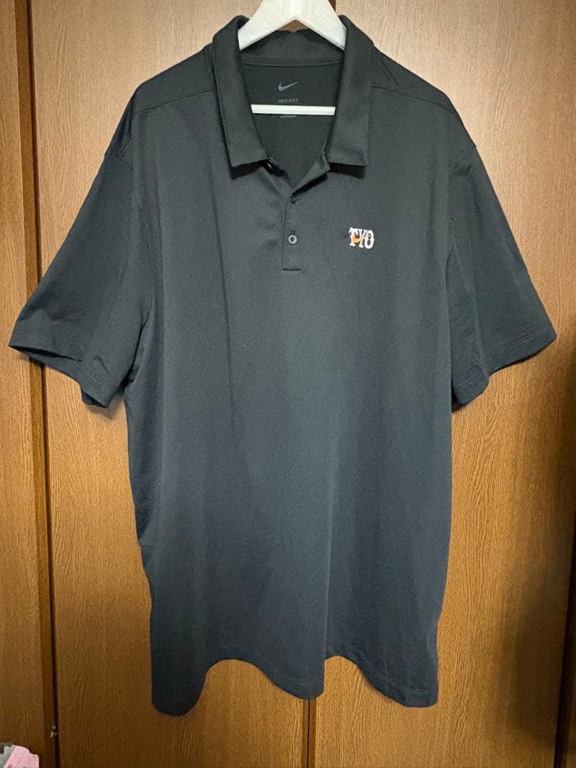 読売ジャイアンツ ナイキ ブラック TYO Swoosh 移動用 ポロシャツ