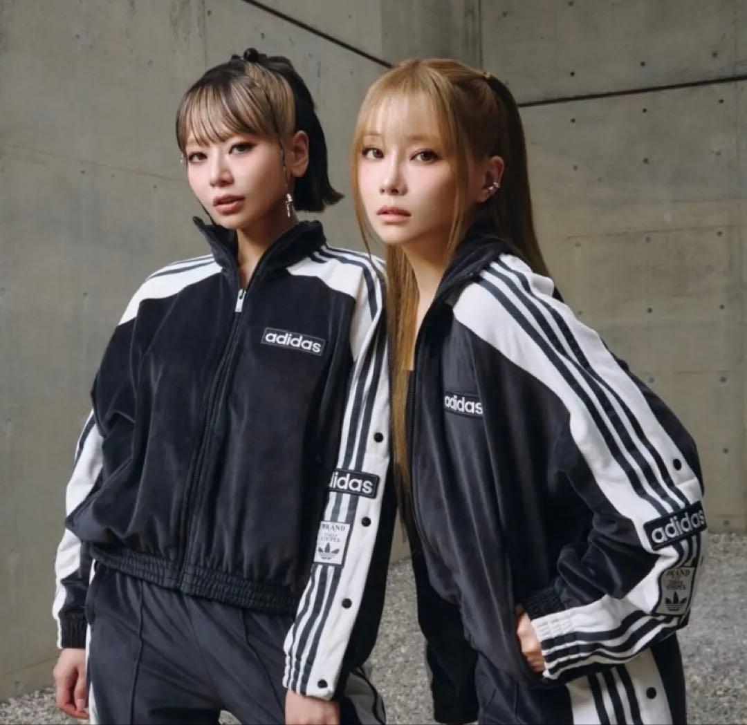 重盛さと美着用 adidas W ADIBREAK VELOUR TT Lサイズ - メルカリ