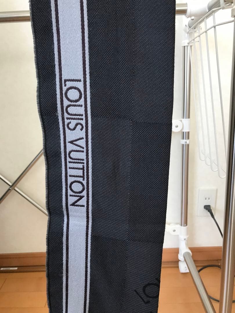 LOUIS VUITTON ルイヴィトン M72685 マフラー　　訳あり