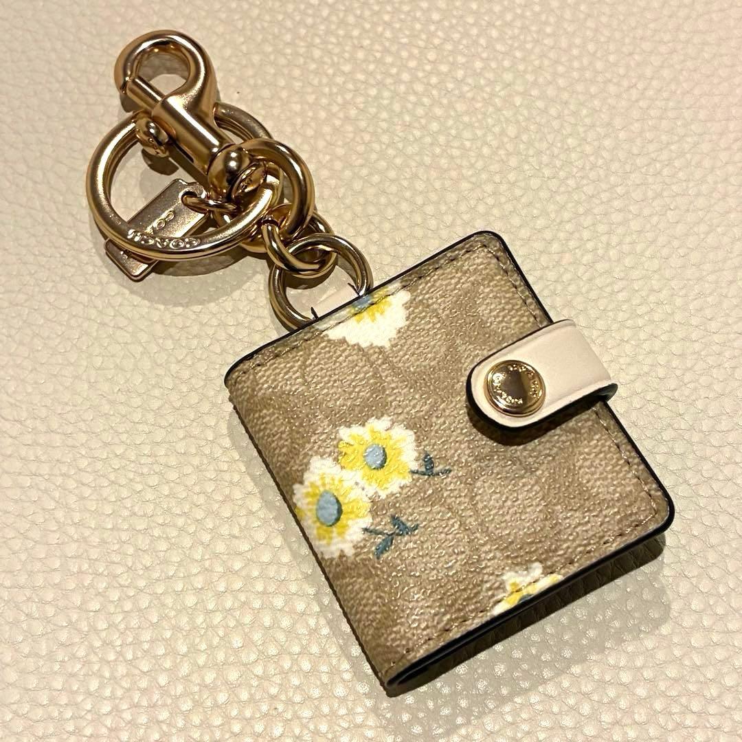 極美品】COACH コーチ ミニ フォトフレーム キーホルダー デイジー柄