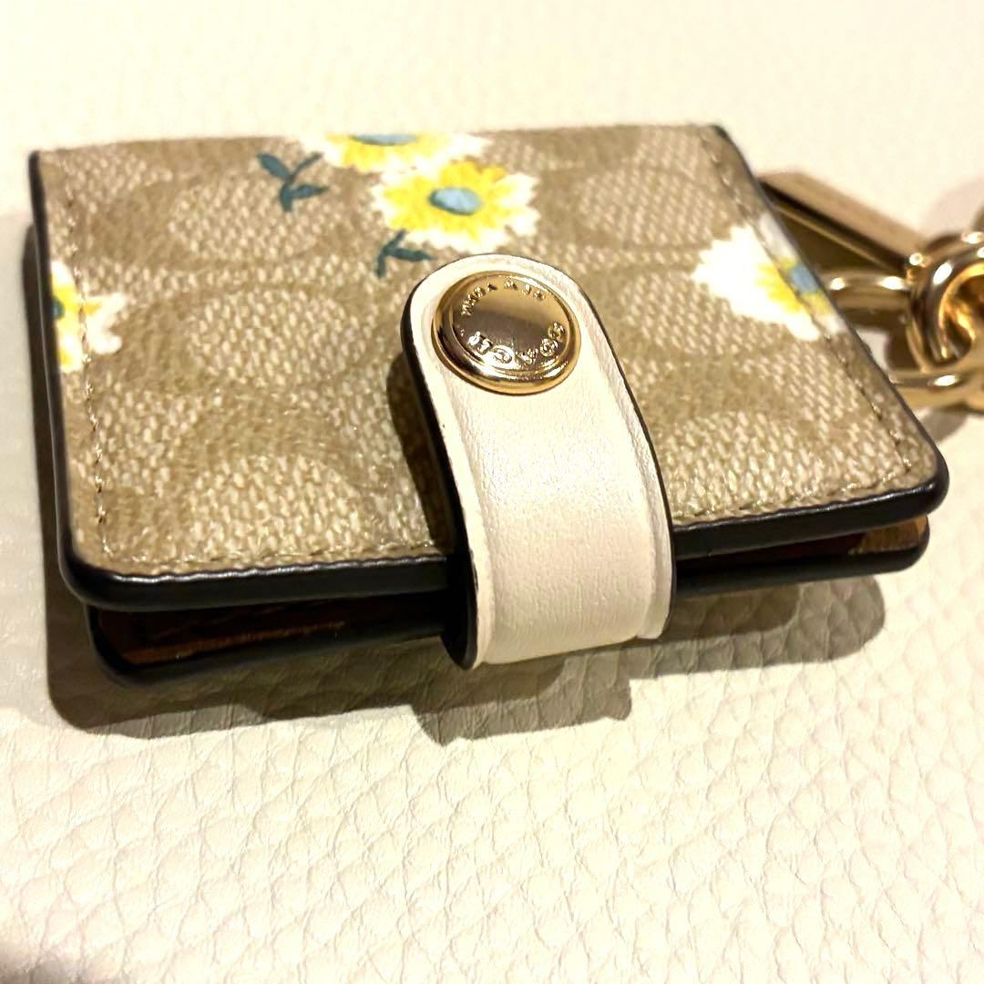 極美品】COACH コーチ ミニ フォトフレーム キーホルダー デイジー柄