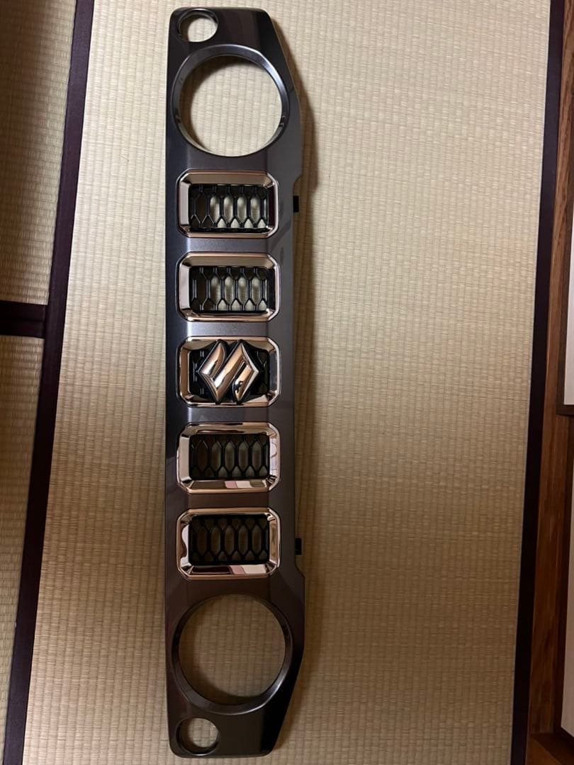 純正メッキグリル ノマド新車外し JC74 新車外し ジムニーノマド スズキ純正 JC74W フロントグリル 25年12月