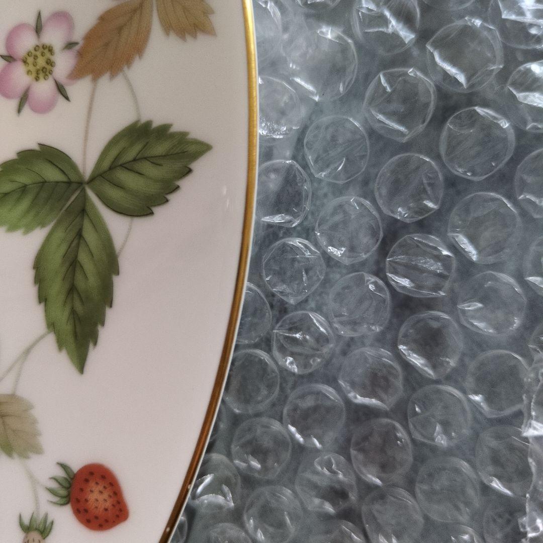 ウェッジウッドいちごと花の模様 陶磁器皿 4枚セット