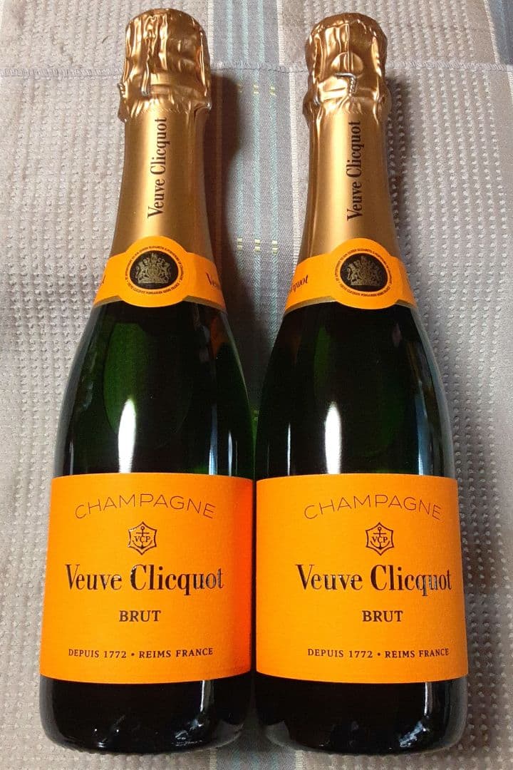 Veuve Clicquot イエローラベル ブリュット 375ml 2本セット - メルカリ