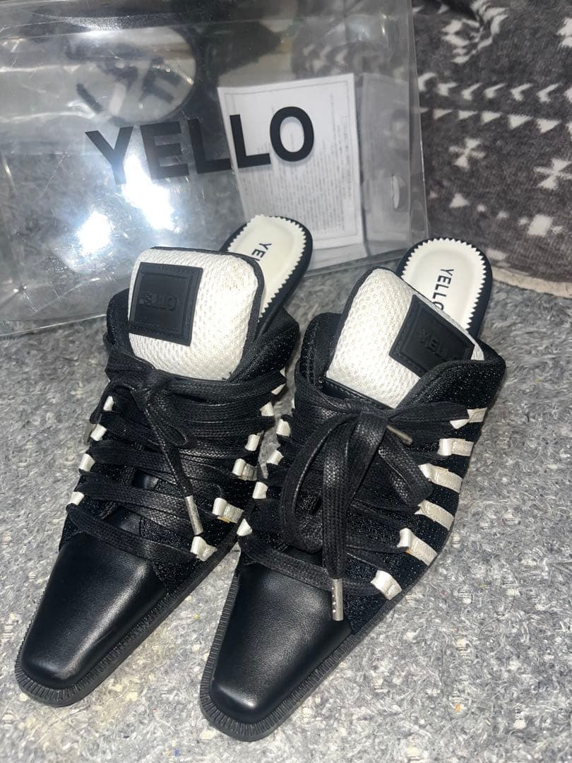 YELLO ブラック ホワイト ストライプ ミュール YELLO / MONOCHROME SNEAKER MULES