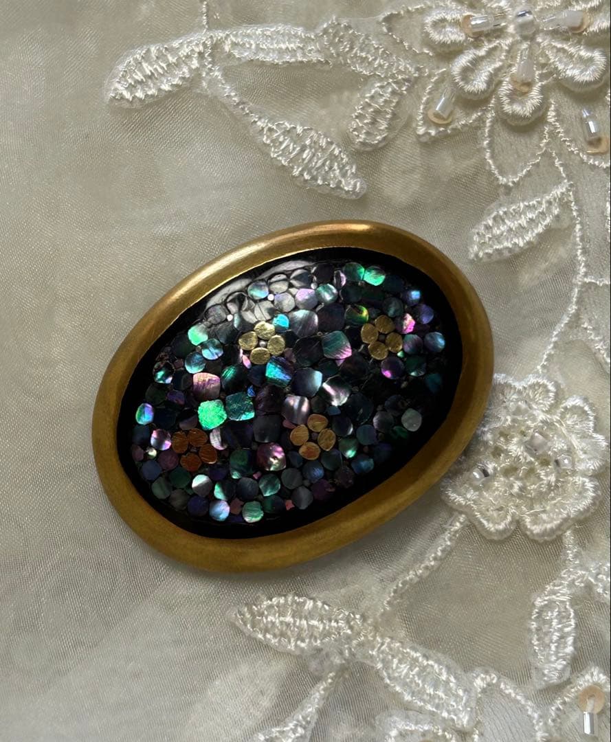 本鼈甲の螺鈿細工のブローチ永成作家物