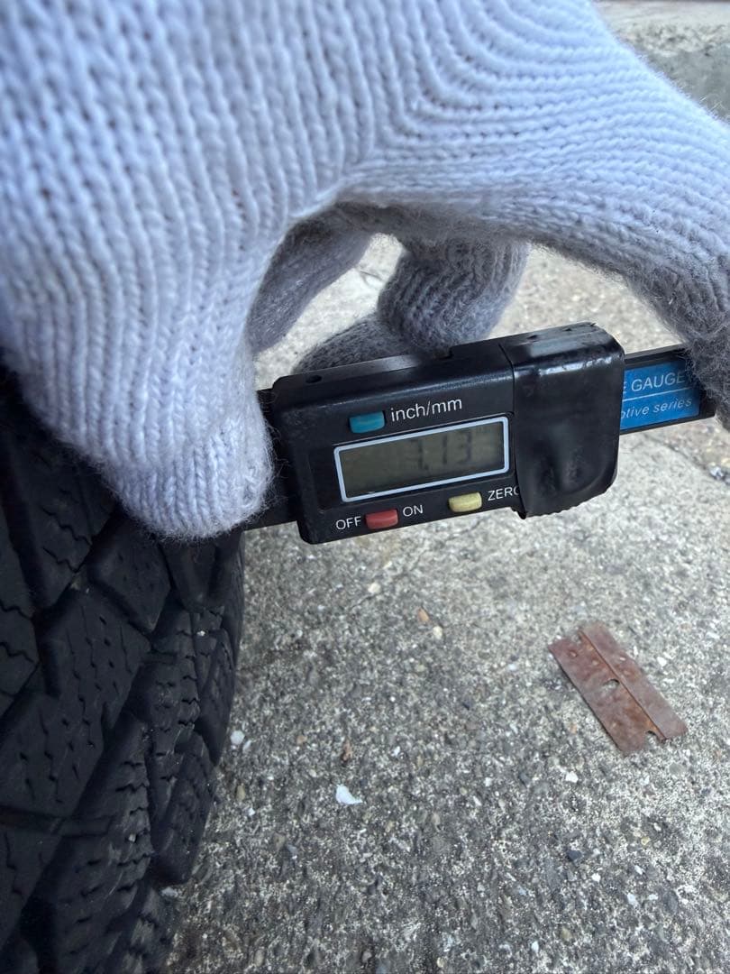 最終値引き送料込！50系プリウスPHV純正ホイール+スタッドレス4本