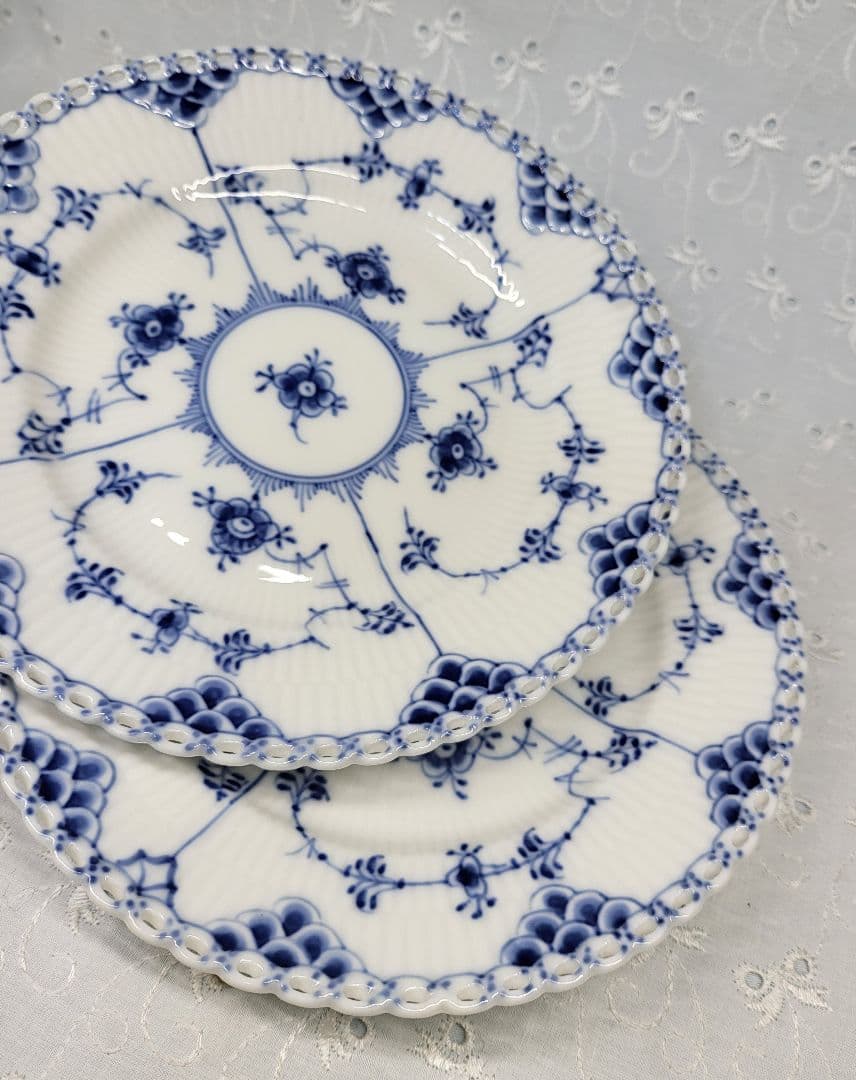 未使用✨ロイヤルコペンハーゲン ブルーフルーテッド フルレース プレート17 皿 ブルーフルーテッド フルレース プレート 17cm|ロイヤル