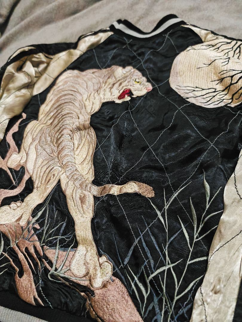 SCRIPT 日本 2面用 スカジャン 限定虎 unisex 100％silk - メルカリ