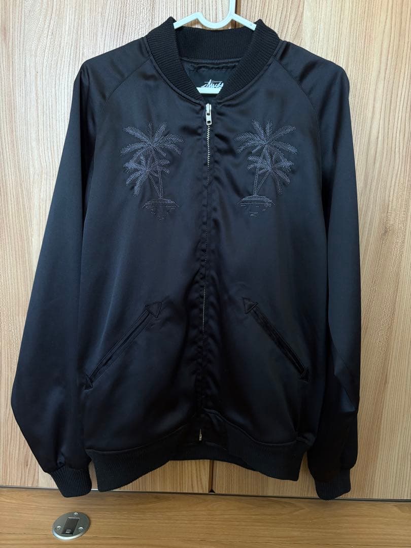 Stussy ブラックジャケット