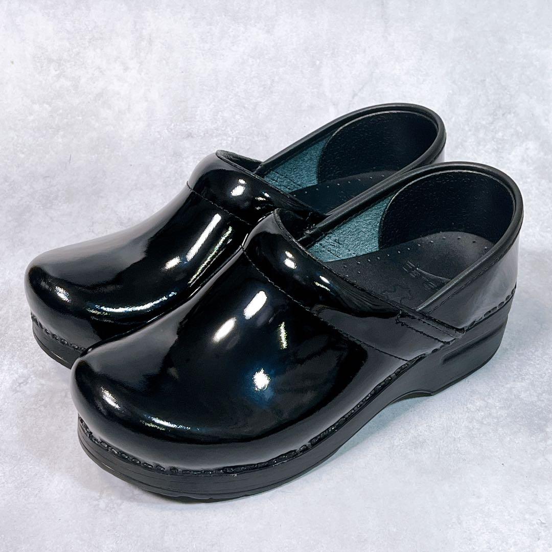 【ダンスコ】サボサンダル (37) プロフェッショナル パテント 厚底 ブラック ダンスコ】サボサンダル (37) プロフェッショナル パテント 厚底