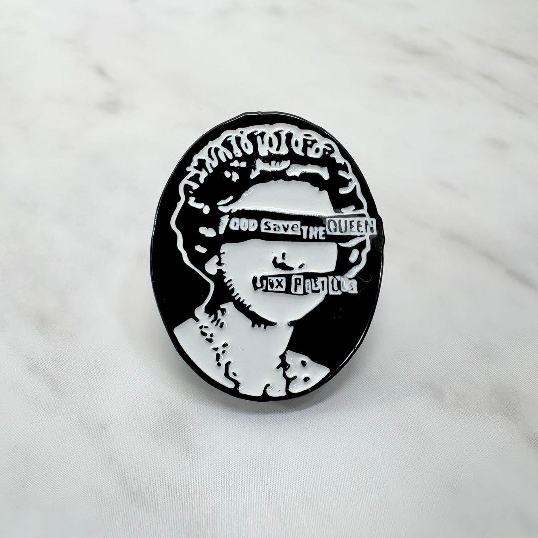 ピンバッジ】SeX PISTOLS ☆ God Save the Queen - メルカリ