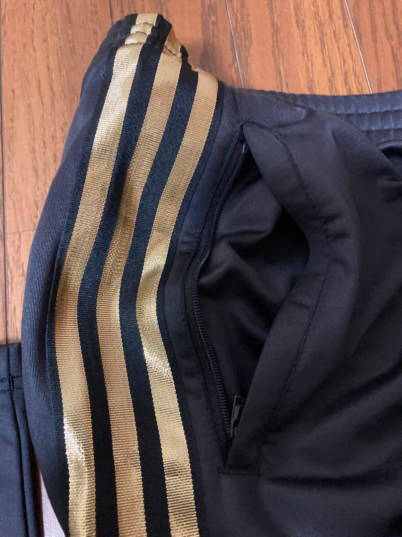 adidas ジャージ 黒金 ファイアーバード 上下下3点セット - メルカリ
