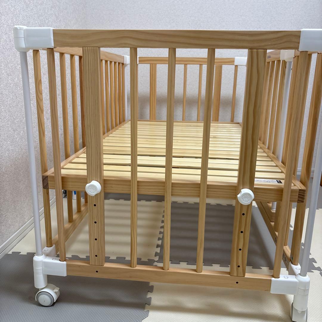 babubu. 木製ベビーベッド　キャスター付