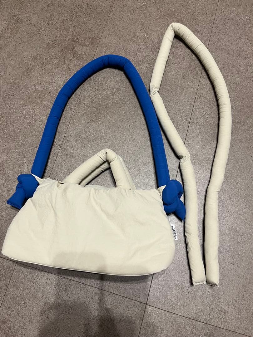 Y*o様 OLEND MiniOna Soft Bag Sand ストラップ2本 Y*o様 OLEND MiniOna Soft Bag Sand ストラップ2本 - メルカリ