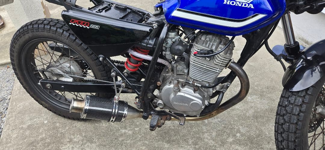 ftr223 カーボンマフラー　メーカ不明