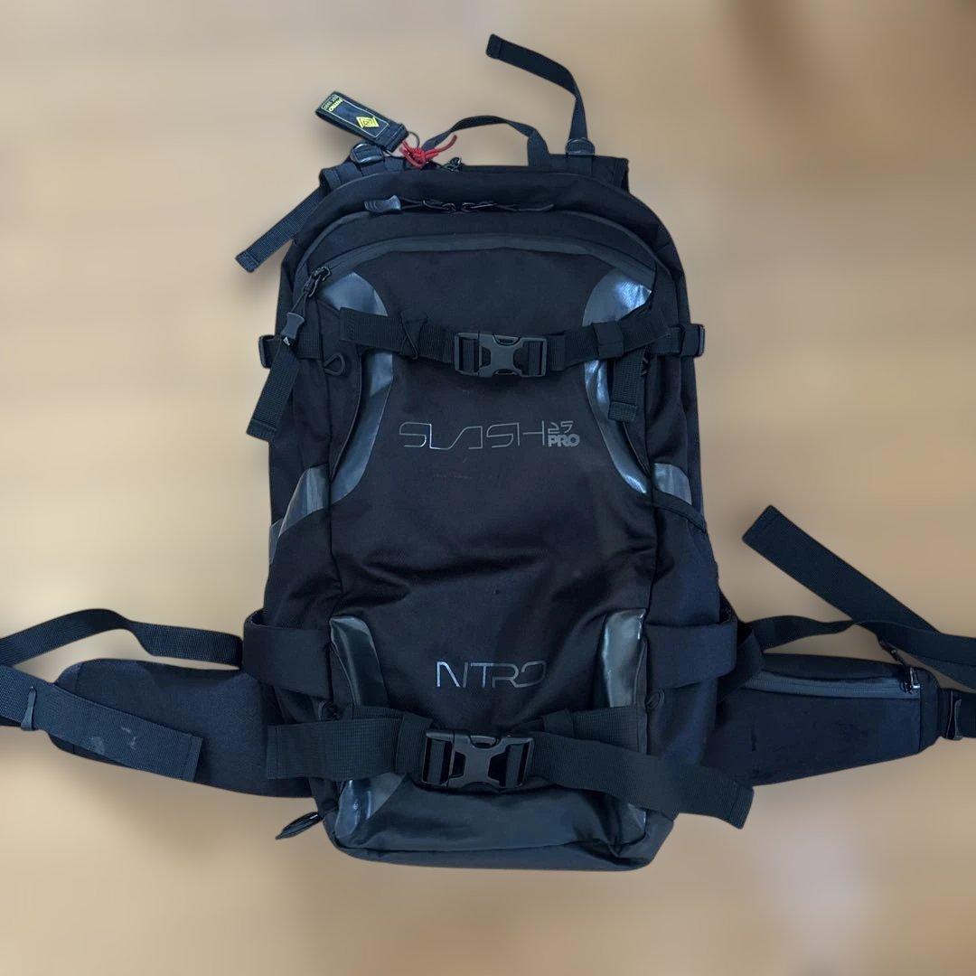 NITRO SLASH PRO ブラックバックパック　25L NITRO（ナイトロ） 2026 NITRO バックパック SLASH 25 PRO スラッシュ