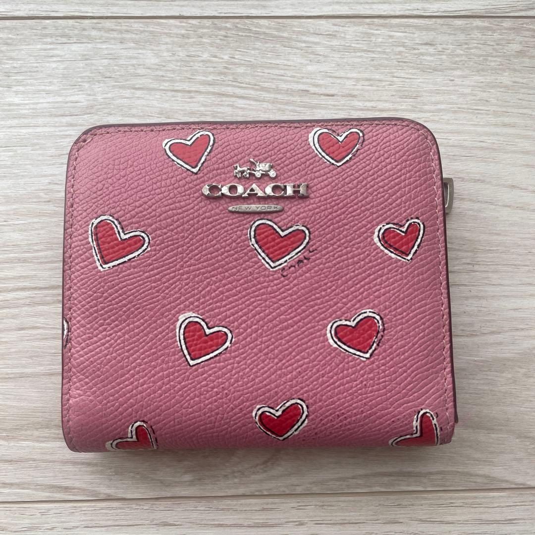 COACH コーチ ピンク ハート柄 二つ折り財布 - メルカリ