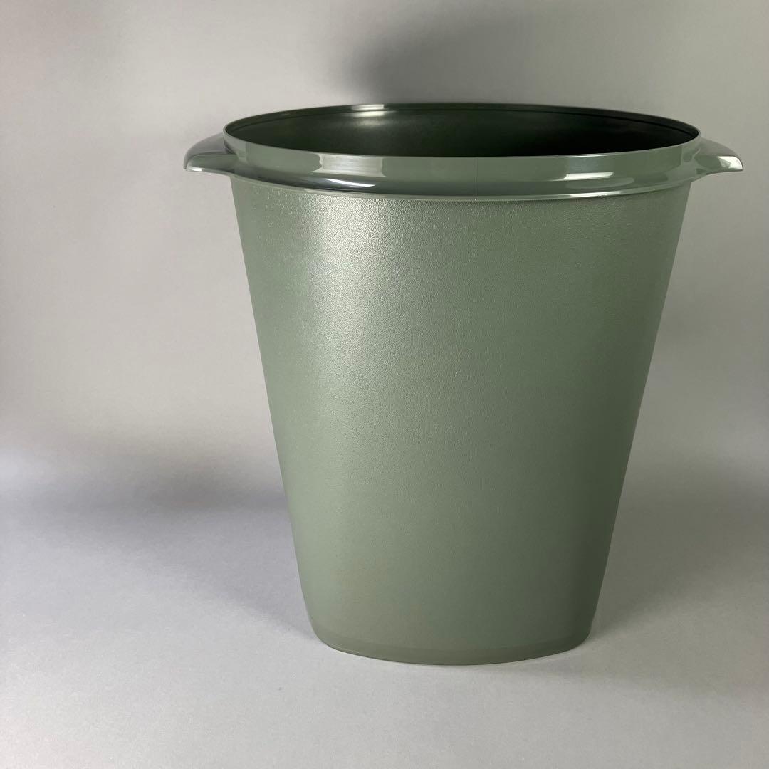 タッパーウェア マキシクイーンデコレーター(11000ml) 本体のみ - メルカリ