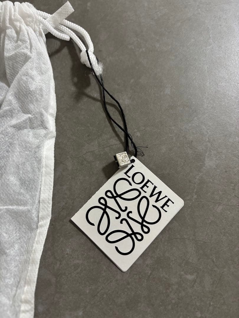 LOEWE ブラック キャンパス パッチキャップ ロゴ刺繍 2025SS