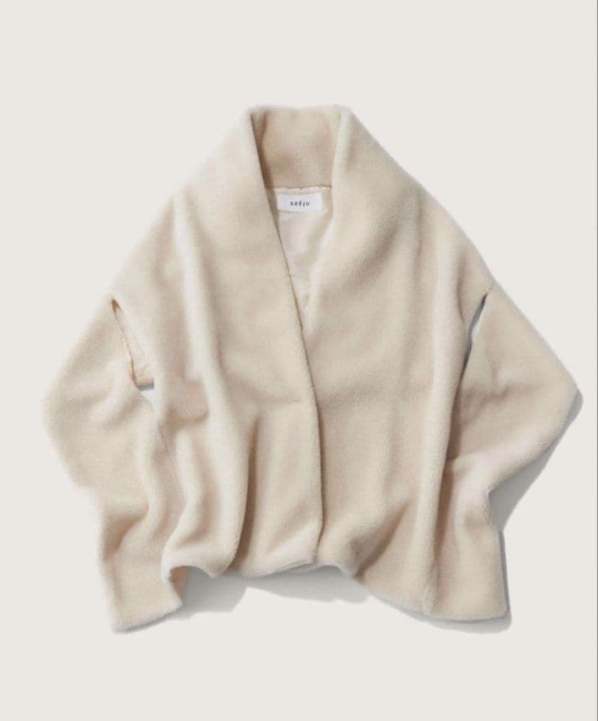 SOÉJU ソージュ ウールボアケープ アイボリー 大草直子 - メルカリ