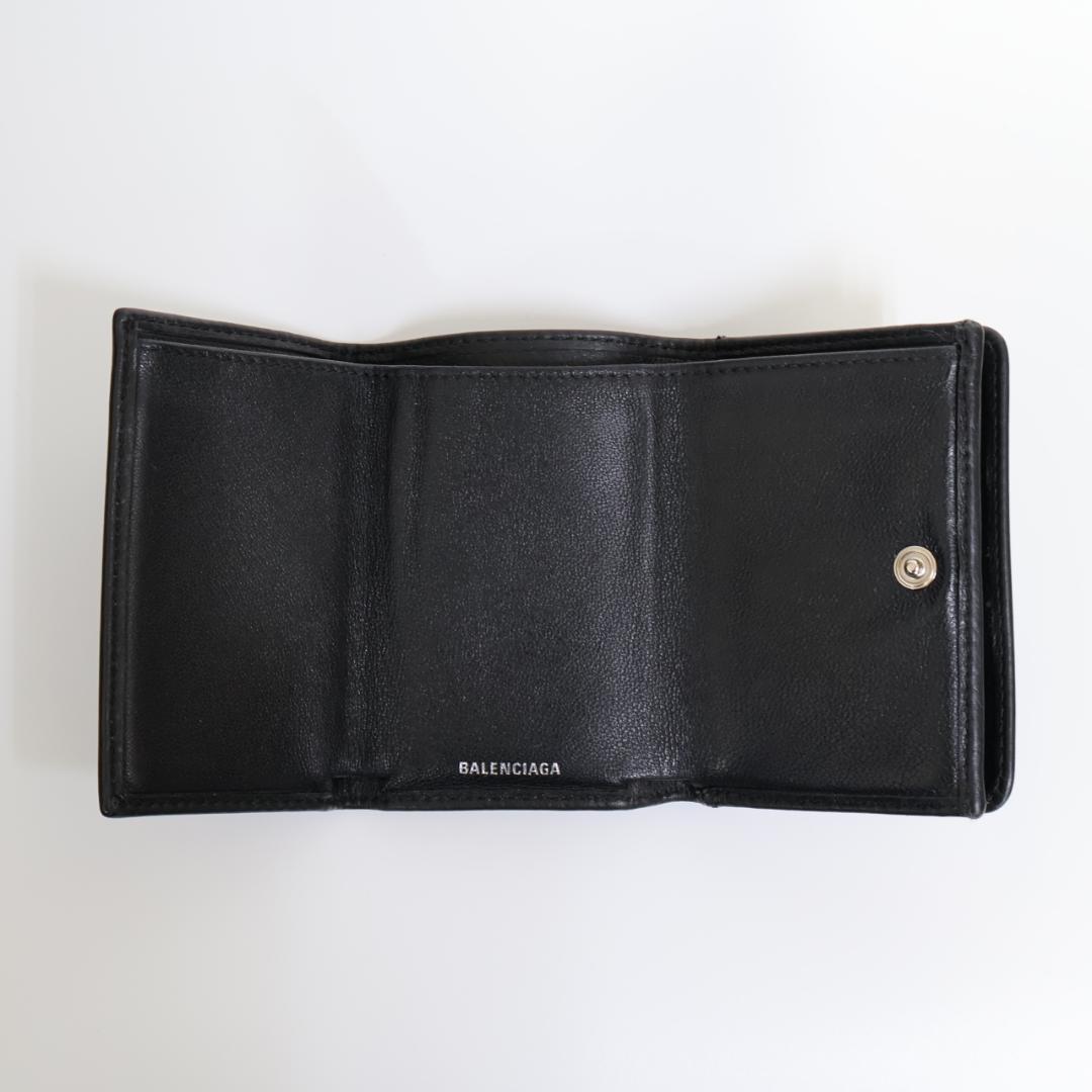 BALENCIAGA 三つ折り財布 551921 レッドロゴ 付属品付 伊勢丹 - メルカリ