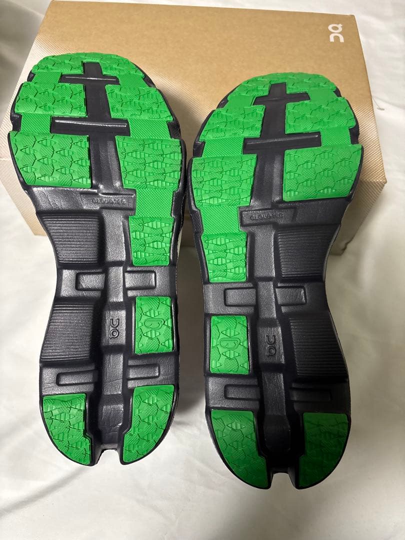 未使用on スニーカー　クラウドモンスターハイパー 26.5cm