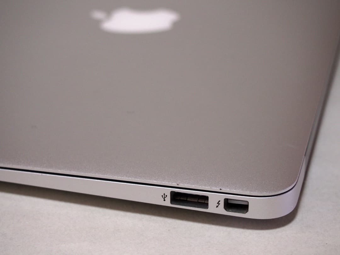☆☆美品 メモリ8G MacBook Air 2015 11インチA1465☆☆