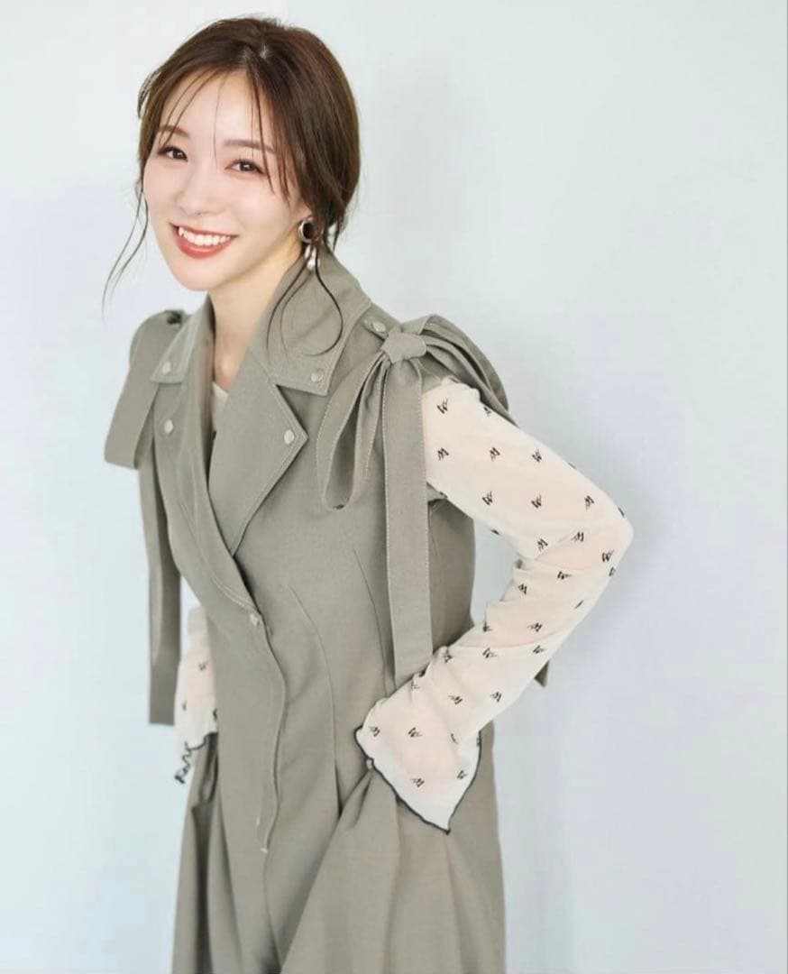 美品】aimeine 肩リボン付きオールインワン S - メルカリ