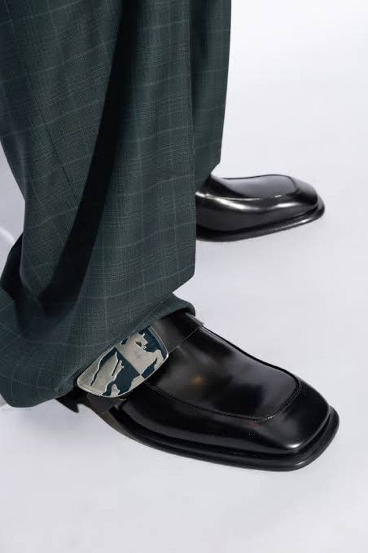 K*u様 BURBERRY 24SS シールド ローファー shield loa Shield' loafers – On Sale Now with Up to 60% Off | Discover