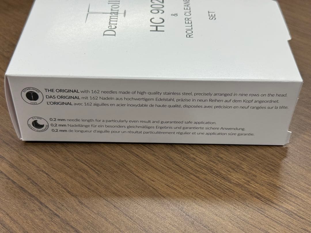 ボディ・フェイスケア Dermaroller HC 902 & Roller Cleaner Set