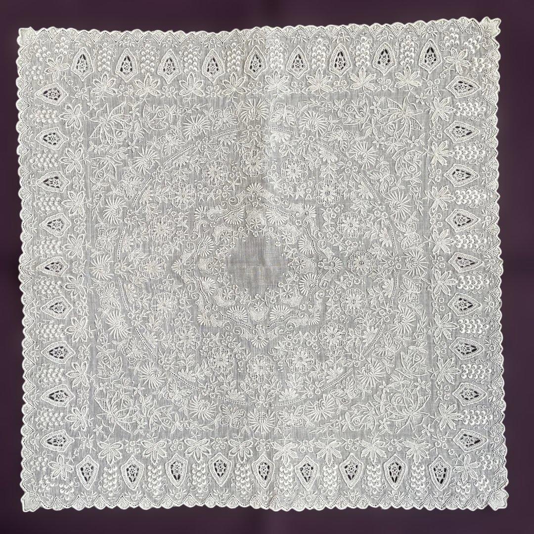 未使用　スワトウ　汕頭　手刺繍　ハンカチ　葡萄　蝶　ヴィンテージ 汕頭スワトウ手刺繍ハンカチ、ビンテージ、未使用 - メルカリ