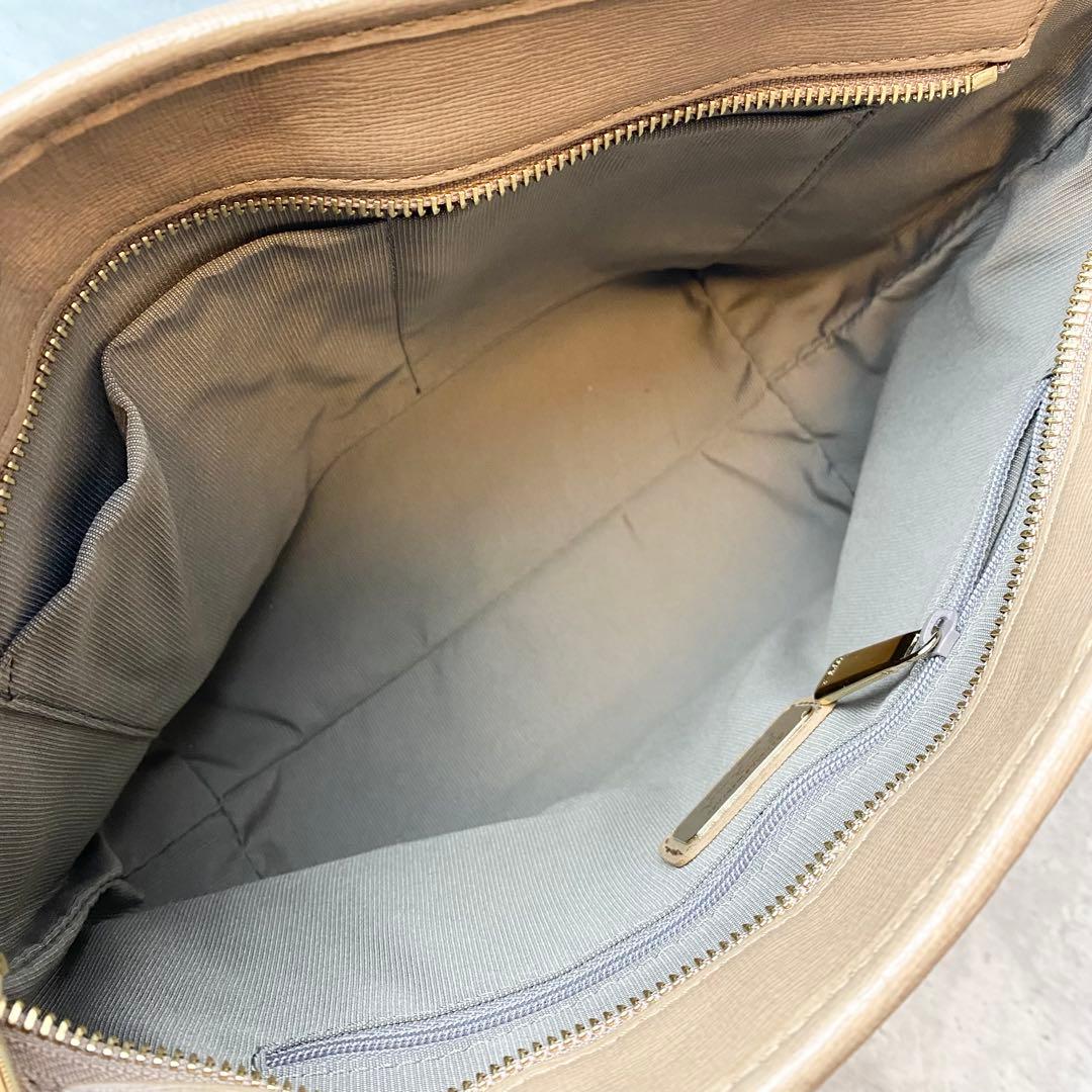 【未使用級】FURLA ハンドバッグ 2way デイジー チャーム ベージュ