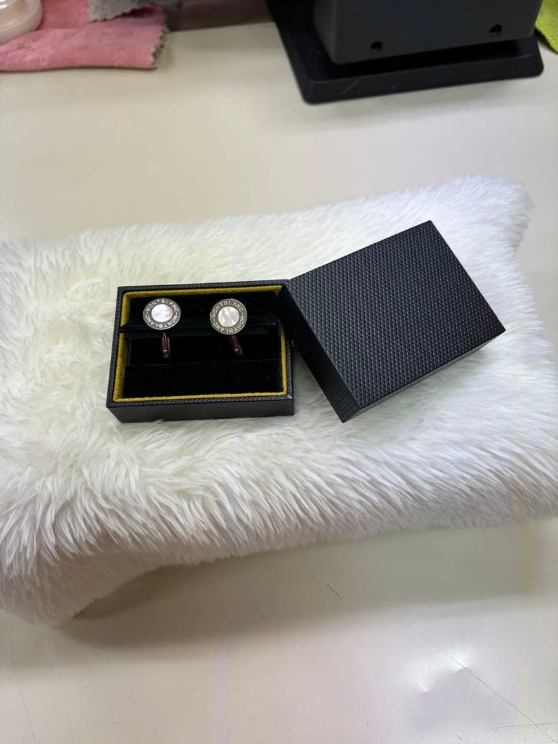 未使用モンブランMONTBLANC シルバー ピンク カフリンクス 希少 MONTBLANC モンブラン マイスターシュテック 万年筆デザイン