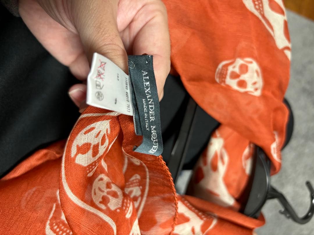 ヴィンセント様専用アレキサンダーマックイーンシルク総柄大判ストール