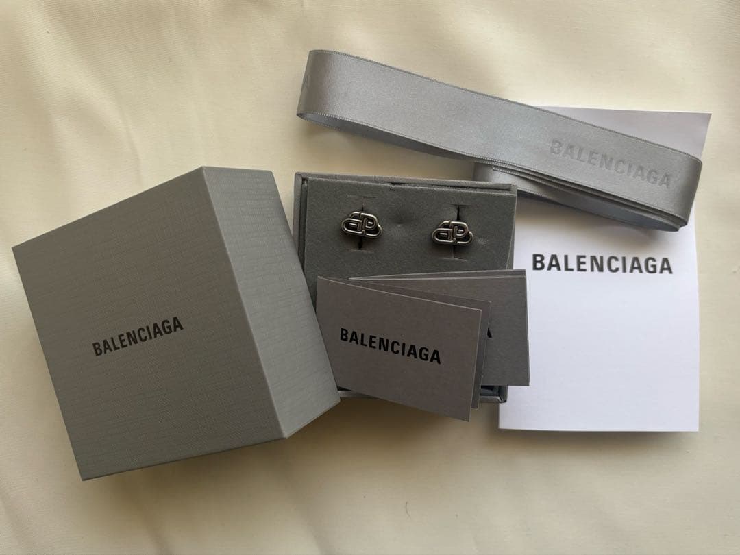 期間限定セール！！3/8まで！BALENCIAGA/バレンシアガ ピアス 両耳