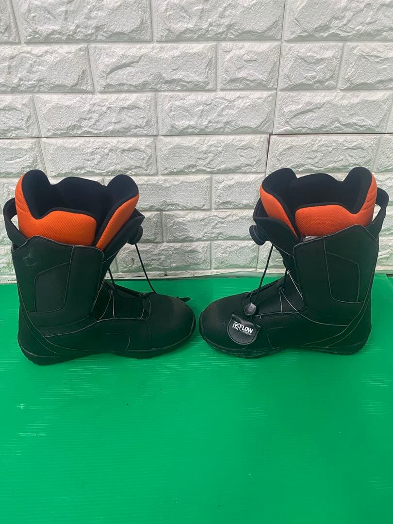 スノボーとバイディングサロモンブーツFLOW VEGA セット