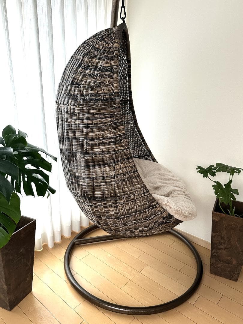 《直接引取》【超美品】ハンギングチェア ラタン調 自立式 ハンギングチェアー