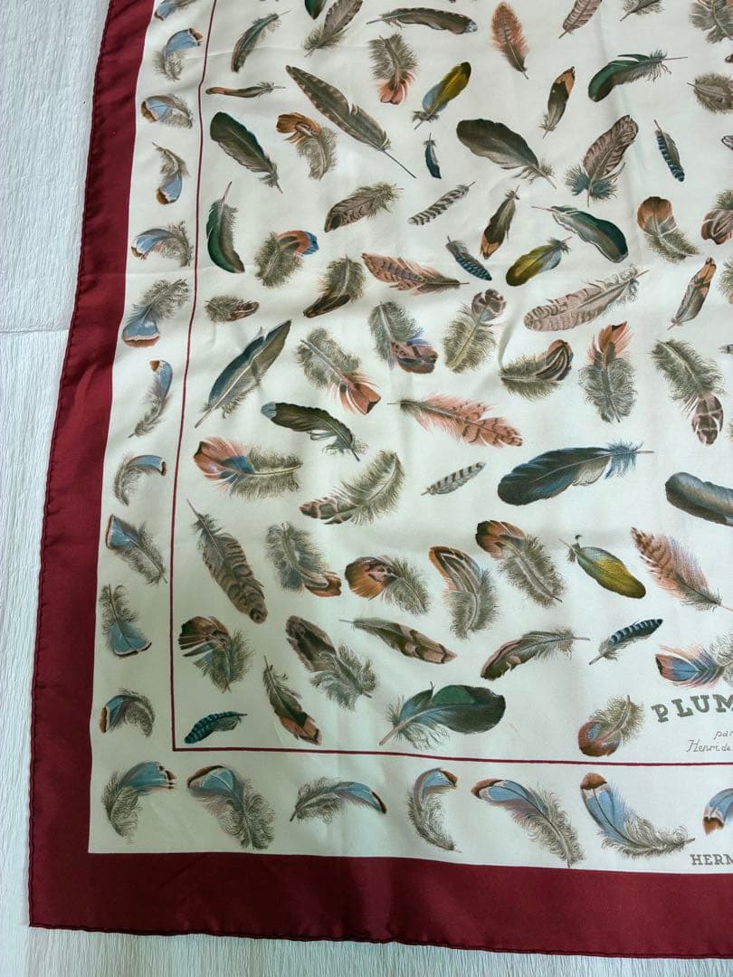 あ*き様 HERMÈS PLUMES シルクスカーフ 90cm