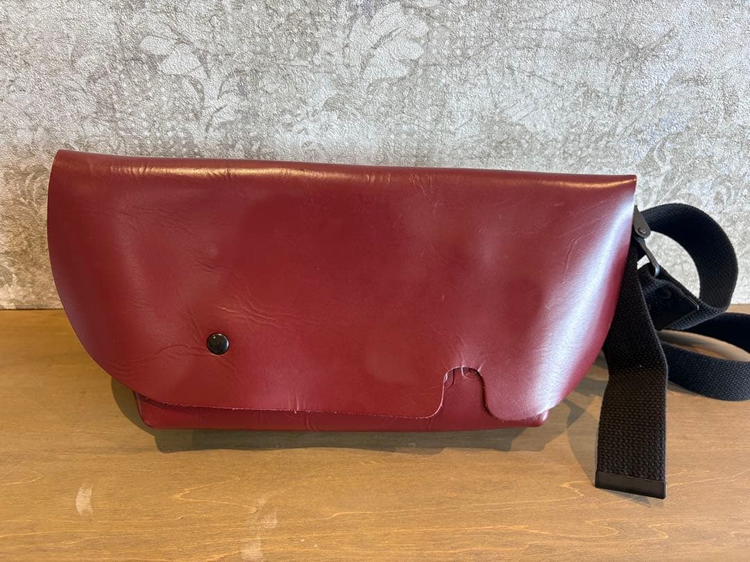 Uni&Co. ユニアンドコー メッセンジャーバック XS バーガンディ Uni&co. メッセンジャーバッグ XS-FAS-WAX