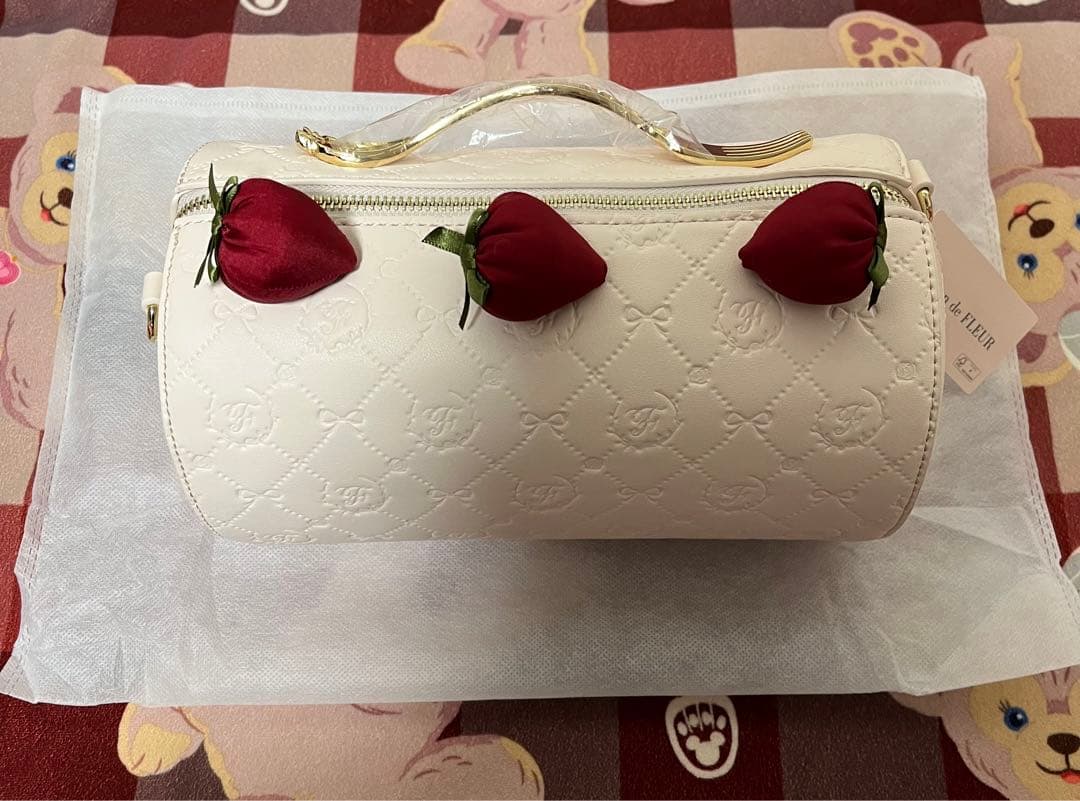 メゾンドフルール モノグラムロールケーキショルダーバッグ ピンク