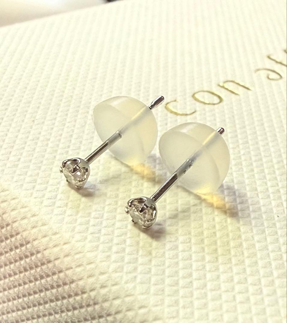 □現行品□【con affetto】Pt900一粒ダイヤモンドピアス/0.1ct - メルカリ