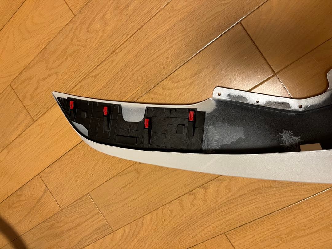 プリウス60 フロントバンパーアッパー純正部品カラー089 パール