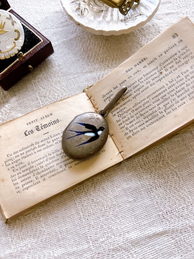 フランスアンティーク　ペンダントトップ・つばめ フランスアンティーク ペンダントトップ・つばめ