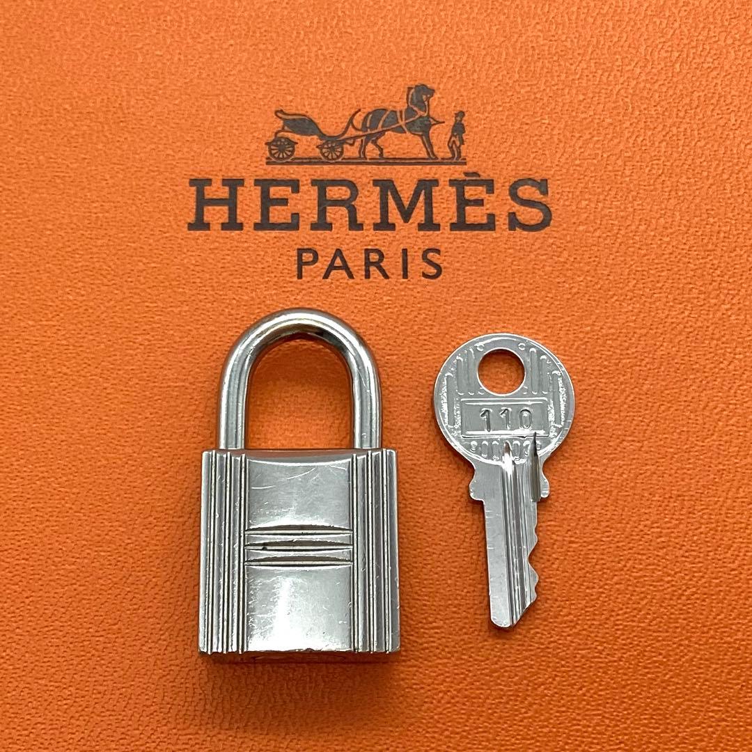 ⭐️極美品⭐️エルメス　カデナ　パドロック　鍵　no.110 シルバー　男女共用 楽天市場】エルメス 南京錠 110の通販